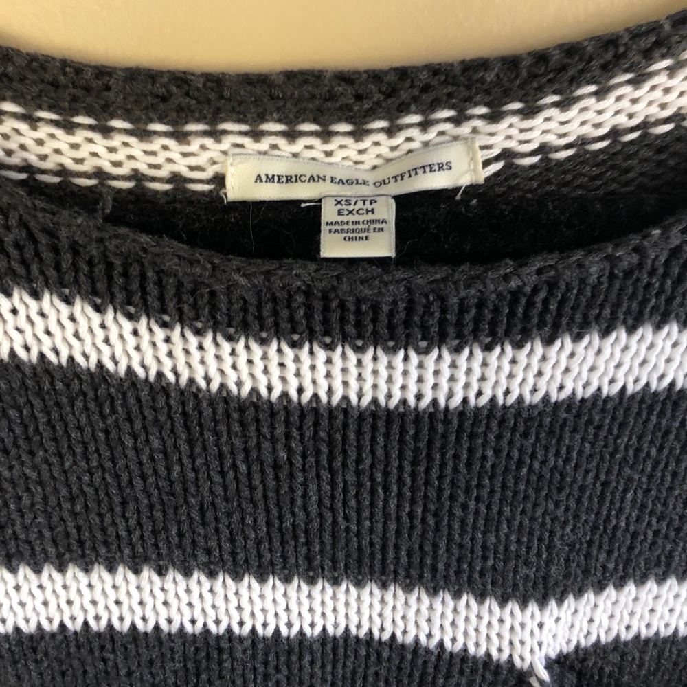 Cropped Striped Sweater - Picture 7 of 7